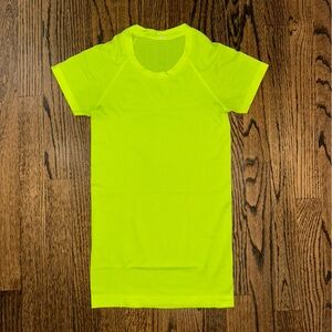 Lululemon- Swiftly Tech Short-Sleeve Shirt